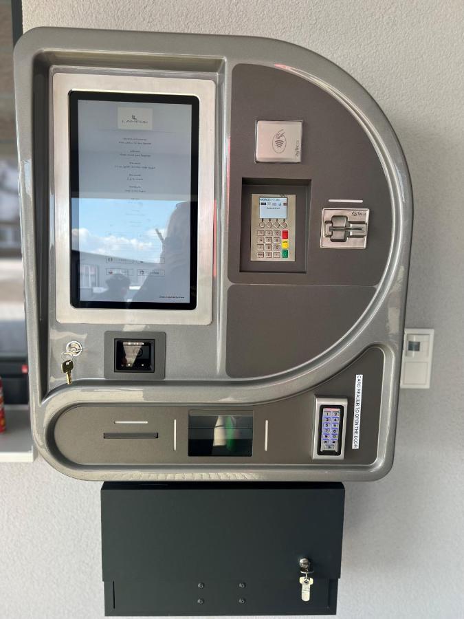 Lamede Self Check-In Hotel Wiener Neustadt Buitenkant foto
